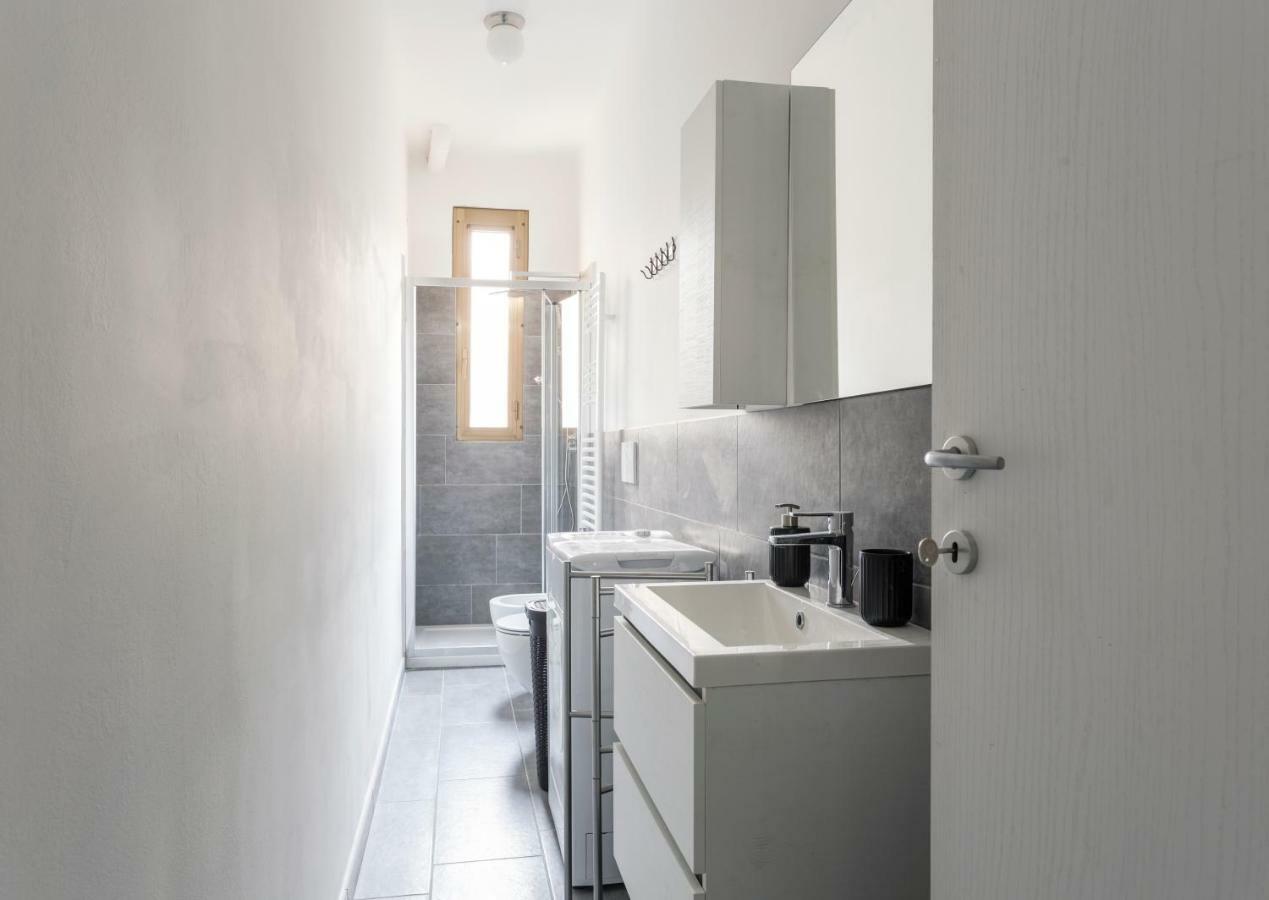 Comfortable Family Group Apartment Via Paruta มิลาน ภายนอก รูปภาพ